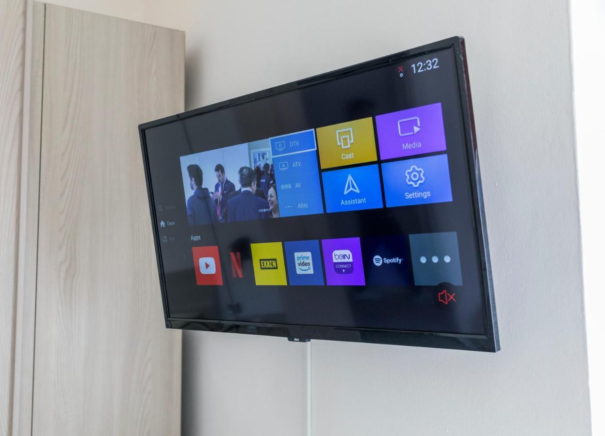 Incantevole Attico 1Minuto Dal Mare Wifi Netflix แตร์ราชินา ภายนอก รูปภาพ
